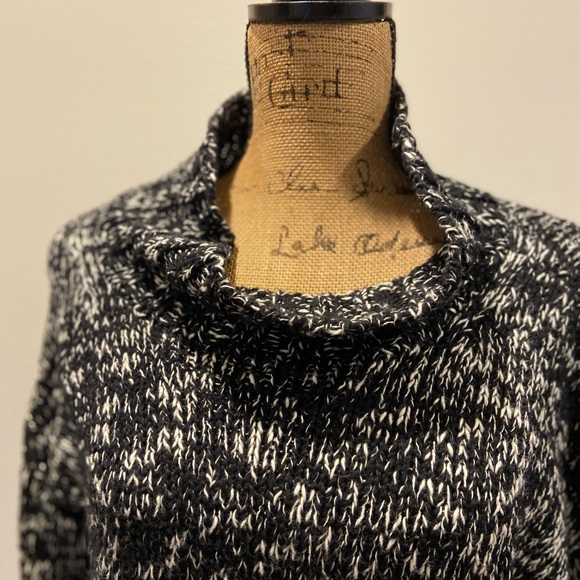 Eileen Fisher organic cotton knit sweater in black with white weave in size XS - Picture 3 of 6